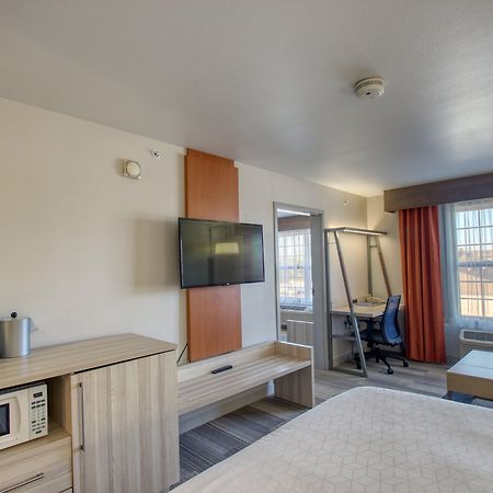 Holiday Inn Express Hotel & Suites Milwaukee Airport By Ihg Dış mekan fotoğraf