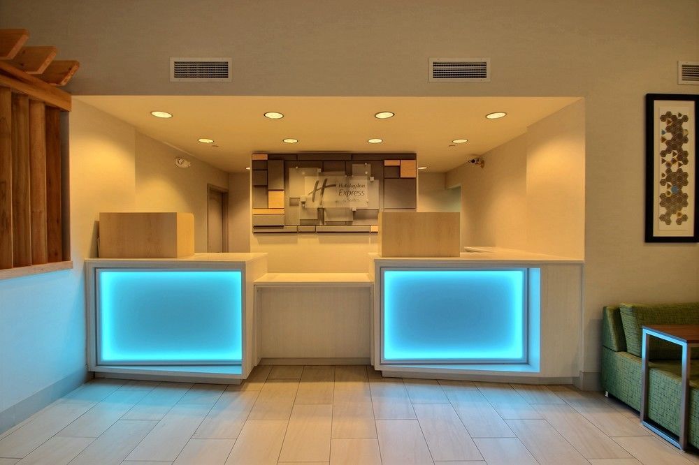 Holiday Inn Express Hotel & Suites Milwaukee Airport By Ihg Dış mekan fotoğraf